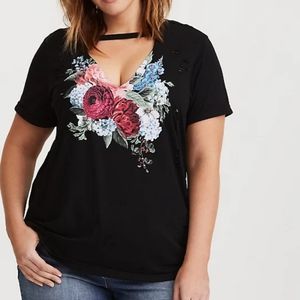 Torrid choker neck spring floral black tshirt
